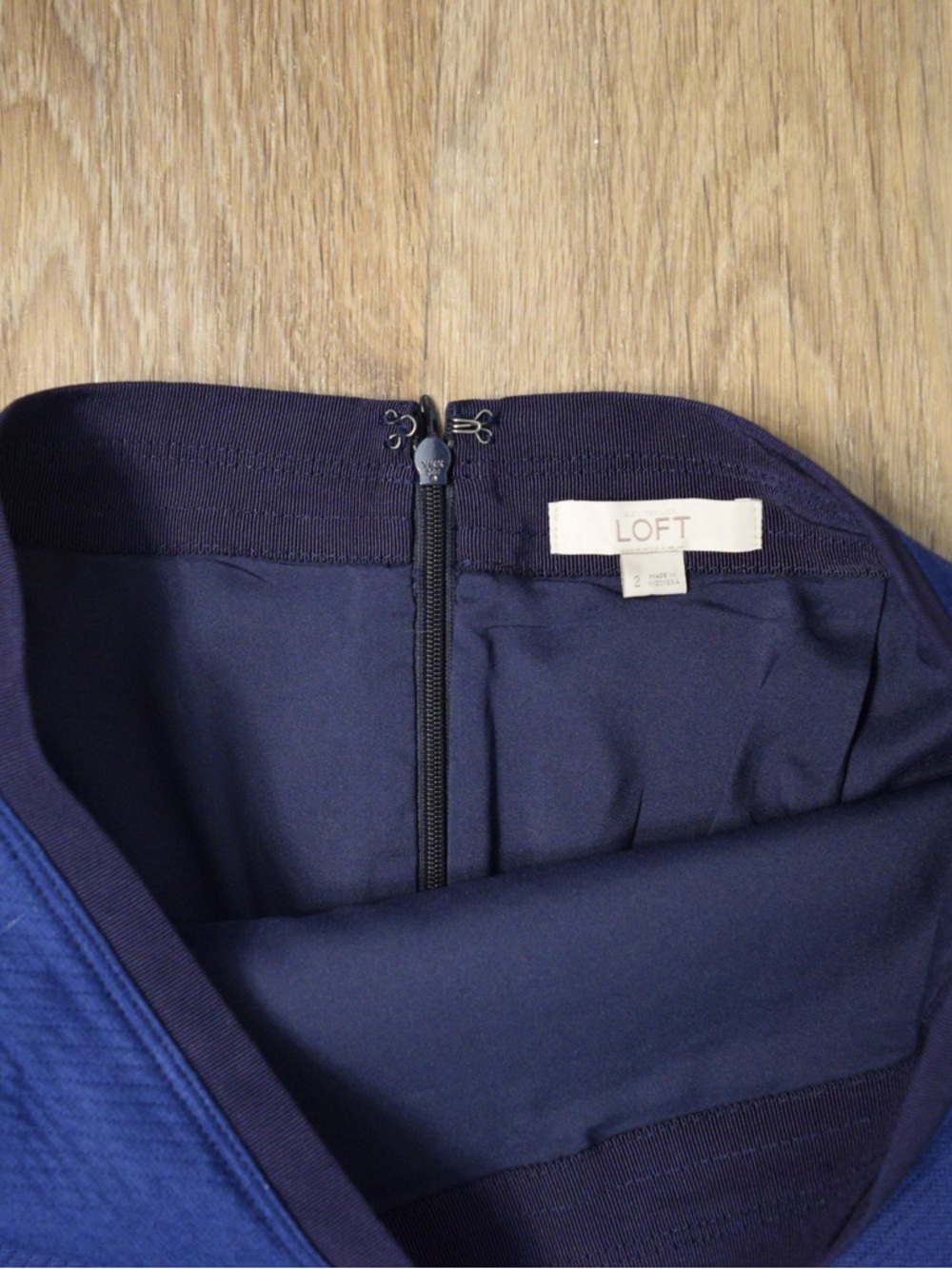 LOFT Navy Blue Pencil Skirt Knee Length Work Office Career Classic Size 2 - Picture 7 of 14